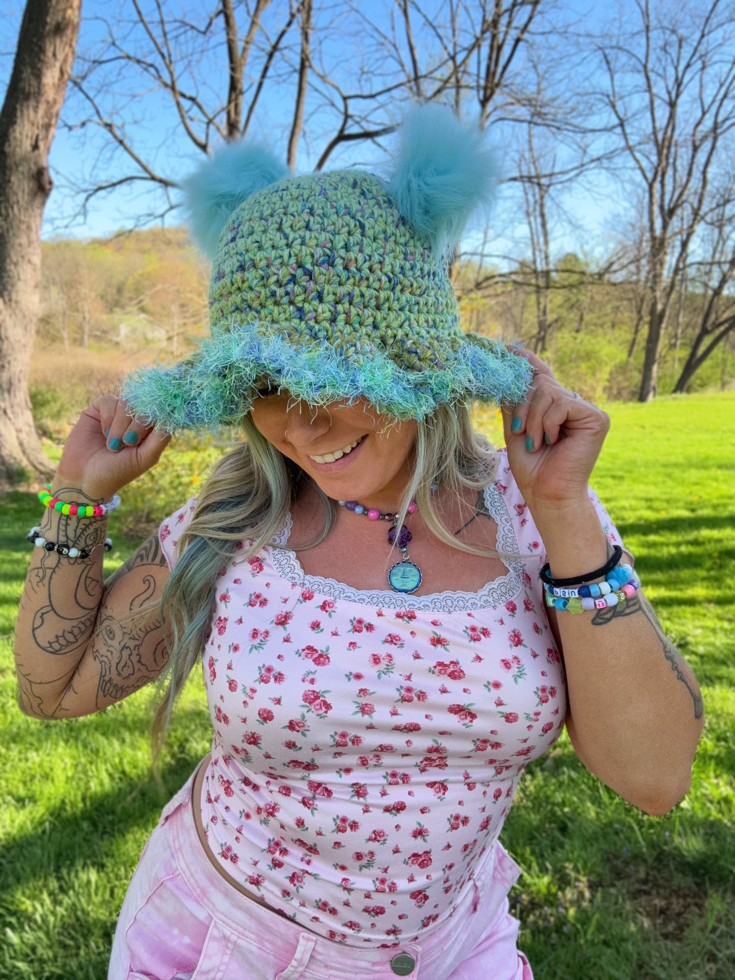 Oversized Chunky Pom-Pom Bucket Hat