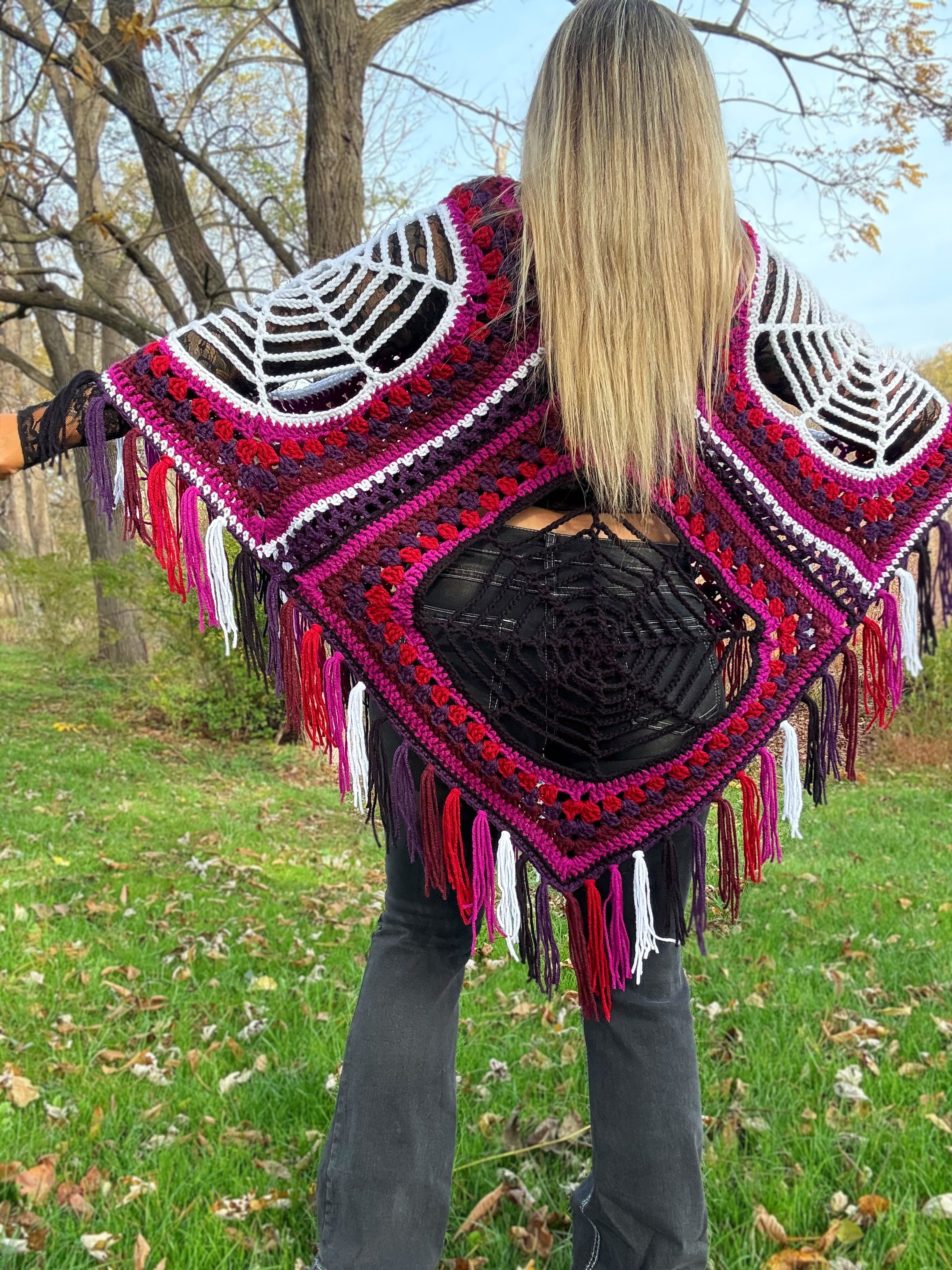 Spiderweb Poncho Pattern – AstroKnotty