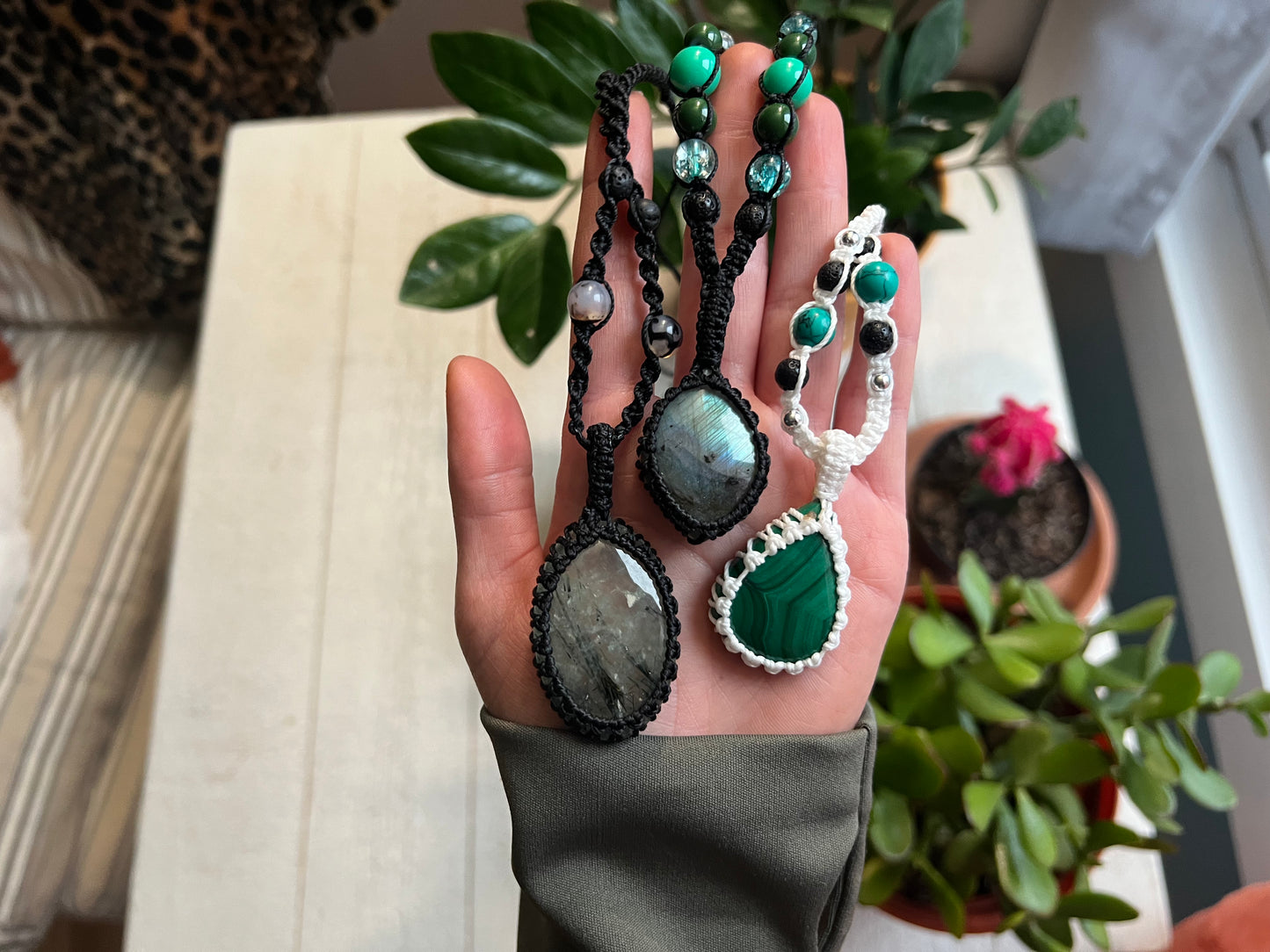 Macrame Necklace (Labradorite)