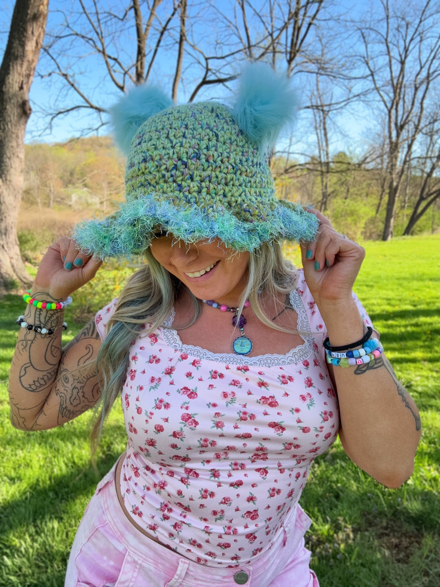 Oversized Chunky Pom-Pom Bucket Hat