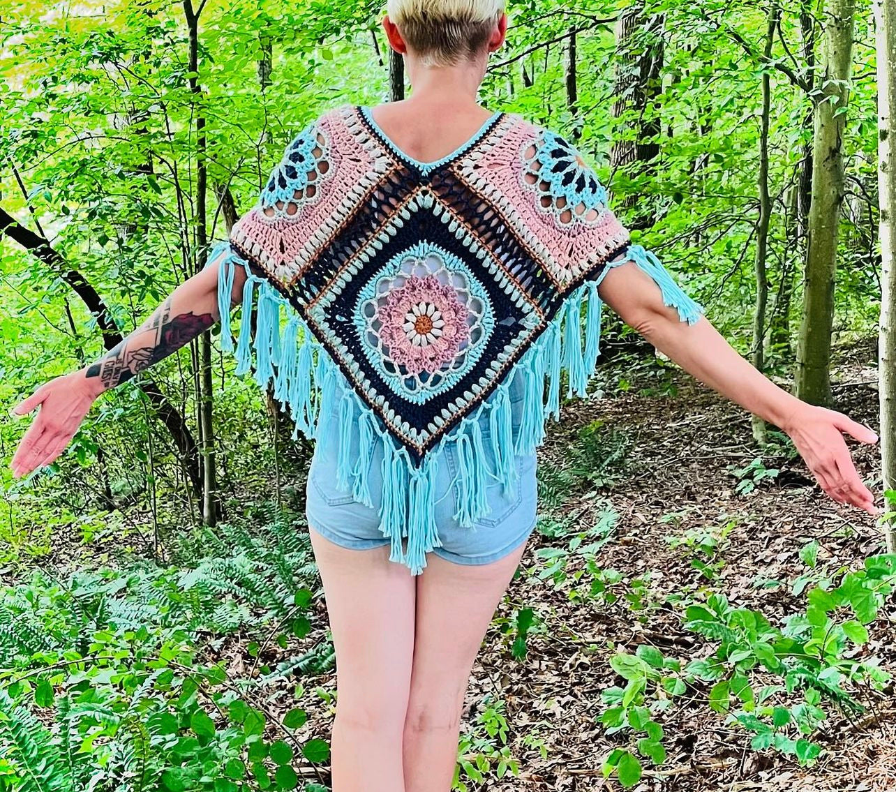 The Queen of Pentacles Poncho Pattern